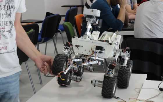 ¿Quieres aprender a crear tu propio robot? Curso online sobre Robótica